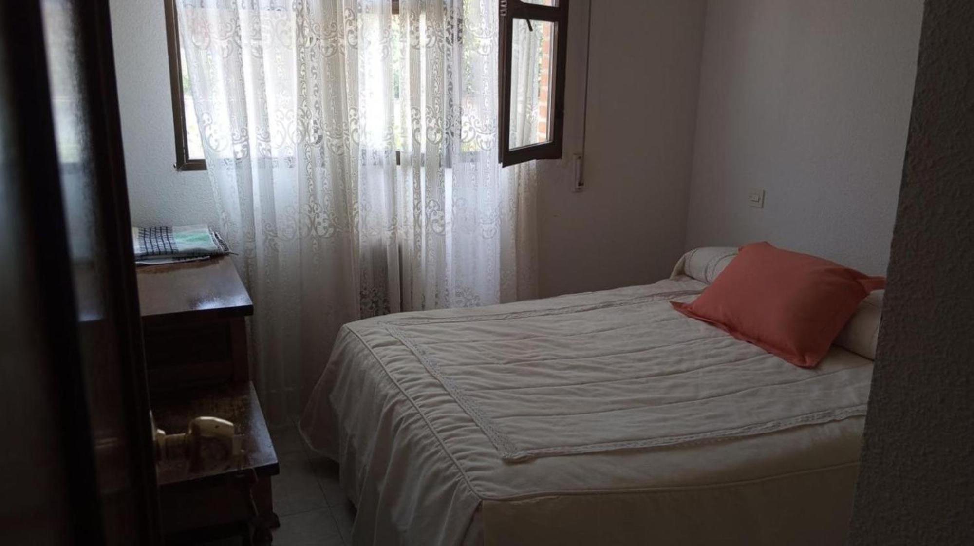In Guest - Cuarto Privado Doble En Pensión Toledo
