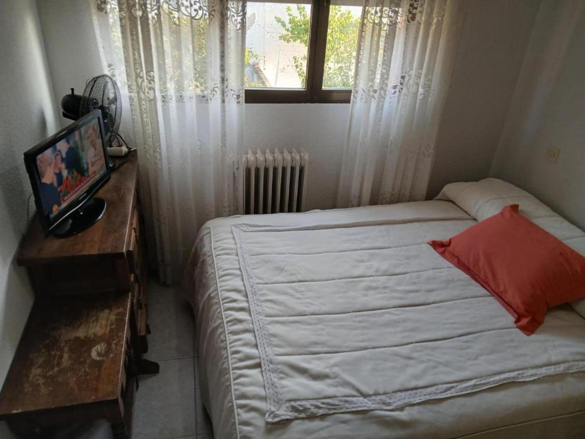 In Guest - Cuarto Privado Doble En * Toledo